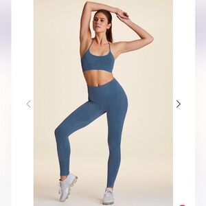 NWT ALALA Matching Set Barre Sports Bra & Flow leggings Retail $160